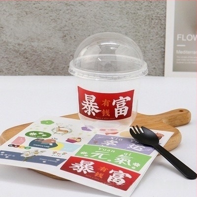 Bobo Cup PET műanyag pohár fedővel, villa és kanál, matricaszett, logó nyomtatás elérhető