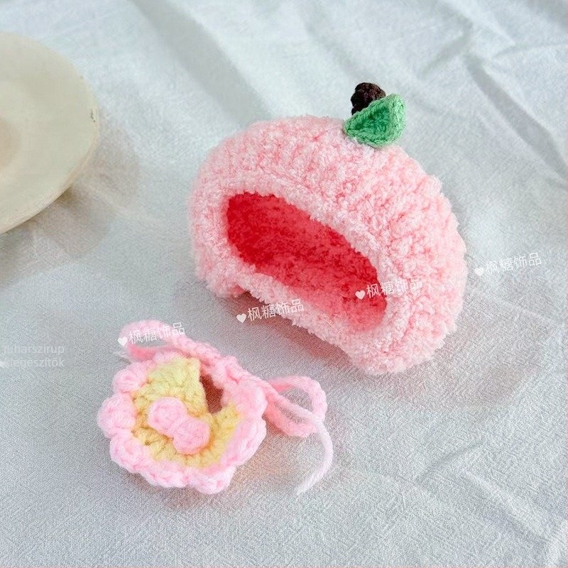 DIY bábához való kiegészítő – alma mintázat, korall fleece, kézzel kötve, aranyos stílus, 2025 őszi megjelenés