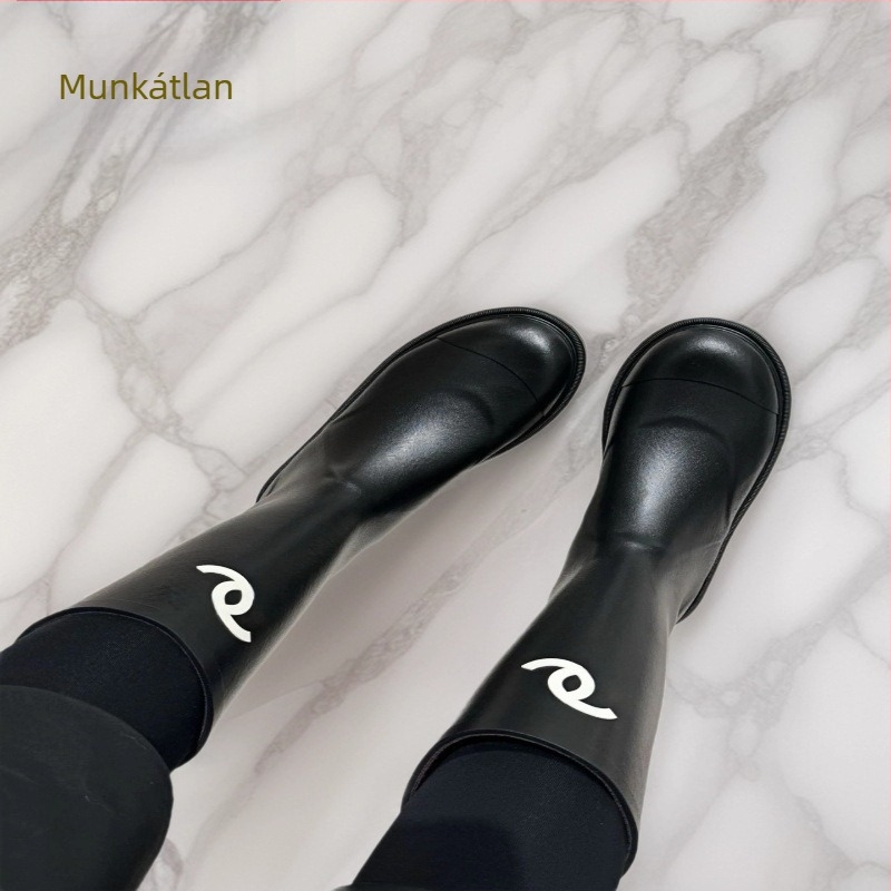 PVC esőcsizmák varrás nélküli, középmagas szár, slip-on, közepes sarkú 3-5 cm
