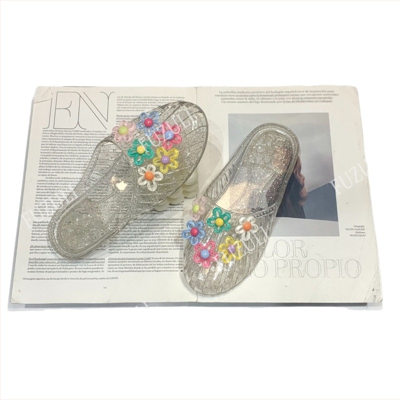 Abundance Leisure PVC szandál kristályos díszítéssel és virágokkal, felsőrész PVC, talp PVC, injektált talp