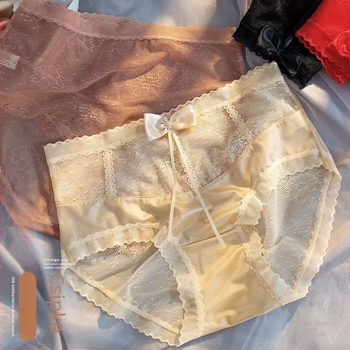 Női bugyi csipke-náilon anyagból, japán stílusú masnival, középmagas derékkal, gyorsan száradó és lélegző, intim résznél mulberry selyem bélés.
