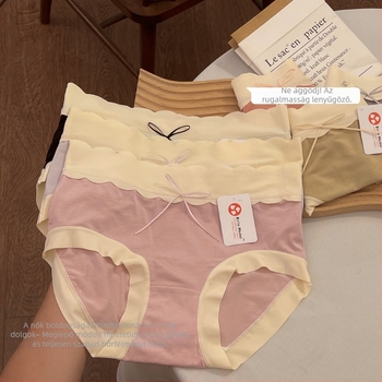 Női alsónemű Modalból, középmagas derekú, lélegző, kötött anyag; fő anyag 90–95% Modal, ágyéktáji bélés 100% pamut