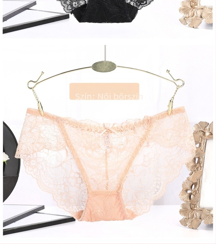 Női csipkés alsónemű alacsony derékkal, átlátszó virágmintával; Fő anyag: csipke 80–90% nylon; Belső része: pamut 90–95%