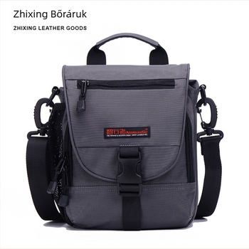 Férfiak számára multifunkcionális váll- és crossbody táska üzleti utazásokhoz, Oxford anyagból, nagy kapacitású 10 hüvelykes laptophoz
