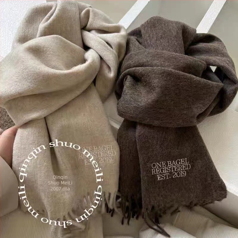 Gyapjú sál, warp knitting technikával készült, 100% gyapjú, melegen tart, tél, közepes hosszú, egyszerű stílus