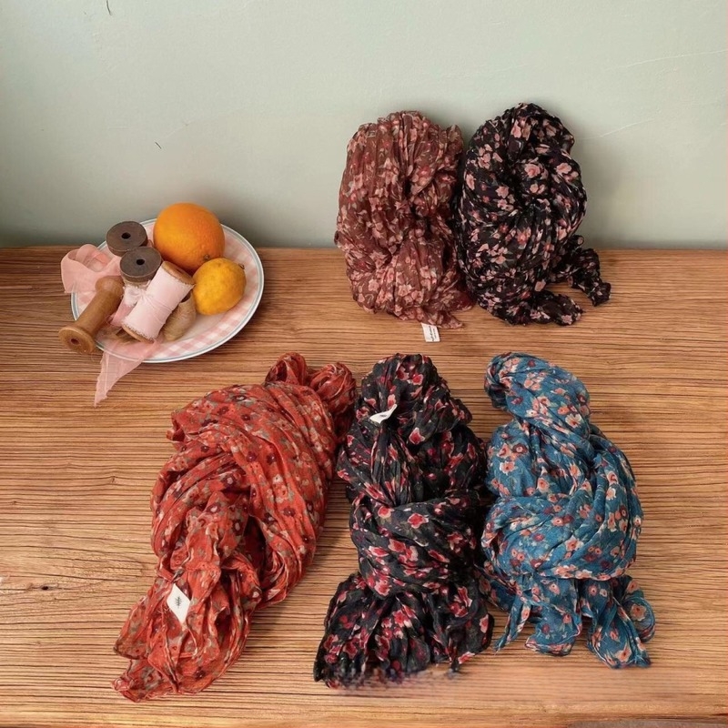 Pamut- és lenanyagú kendő virágos mintával, erdei vidéki stílusban, őszre (Szövés: warp knitting • Ősz • Pamut és len • Friss és édes)