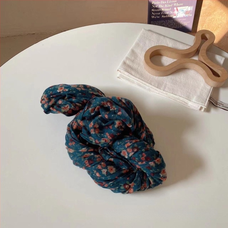 Pamut- és lenanyagú kendő virágos mintával, erdei vidéki stílusban, őszre (Szövés: warp knitting • Ősz • Pamut és len • Friss és édes)
