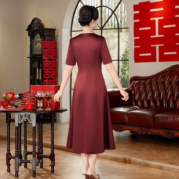 Elegáns nyári menyasszonyi ruha anyós számára, poliészter >95%, 2026 tavasz