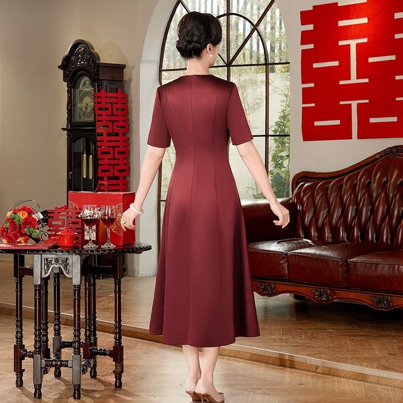 Elegáns nyári menyasszonyi ruha anyós számára, poliészter >95%, 2026 tavasz