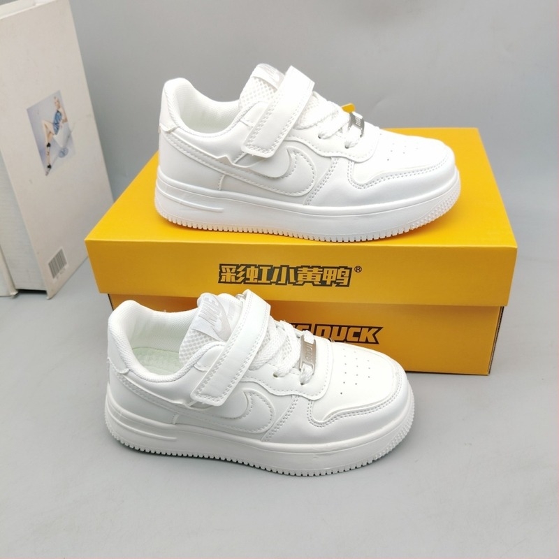 Gyerekeknek vékony talpú tornacipő, felső része szintetikus bőrből, Velcro-zár, EVA talp, alacsony szárú