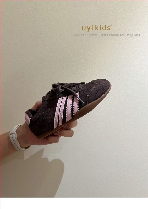 Gyerekeknek készült edzőcipő leopárd mintával, fleece belső, mikroszálas bőr felsőrész, Velcro zárás, gumi talp