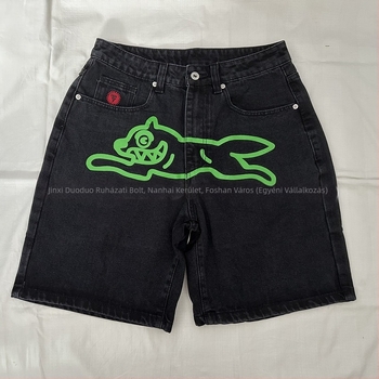 Férfi denim rövidnadrág – középső derék, egyenes szabás, hímzett részlet, pamut 90%, skateboard/hip-hop stílus