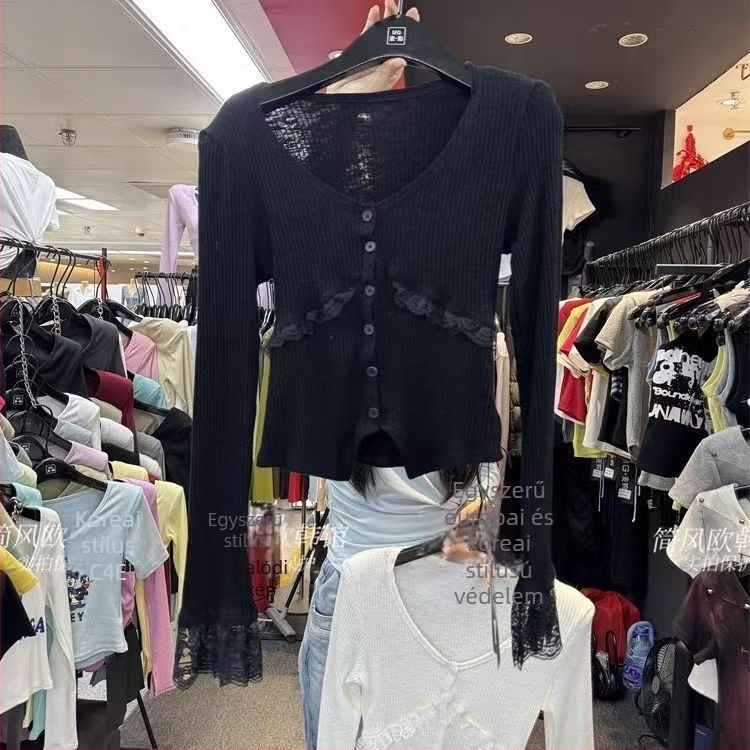 Női poliészter hosszú ujjú felső, slim-fit kivitel, U-nyakú, középmagasságú hossz 50–65 cm