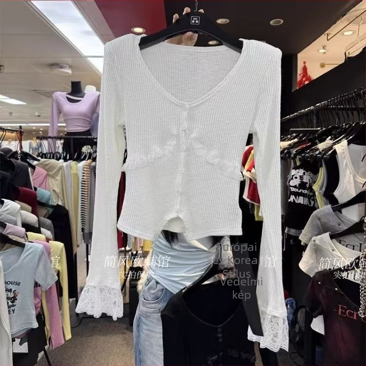 Női poliészter hosszú ujjú felső, slim-fit kivitel, U-nyakú, középmagasságú hossz 50–65 cm