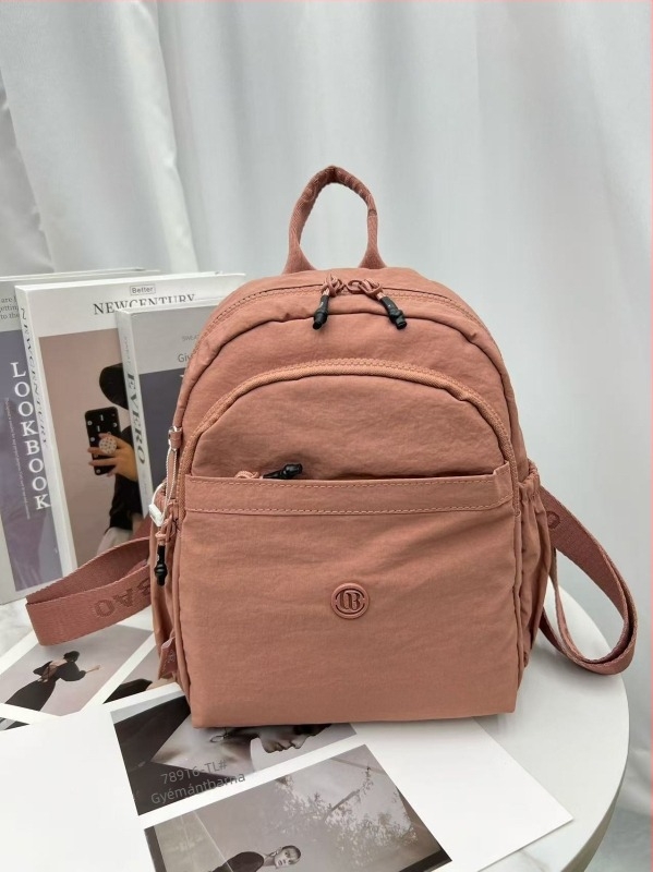 Utazó hátizsák nylonból, vízálló, cipzáros bezárás, belső cipzáras zseb, szabadidős stílus