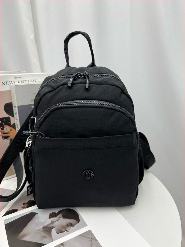 Utazó hátizsák nylonból, vízálló, cipzáros bezárás, belső cipzáras zseb, szabadidős stílus