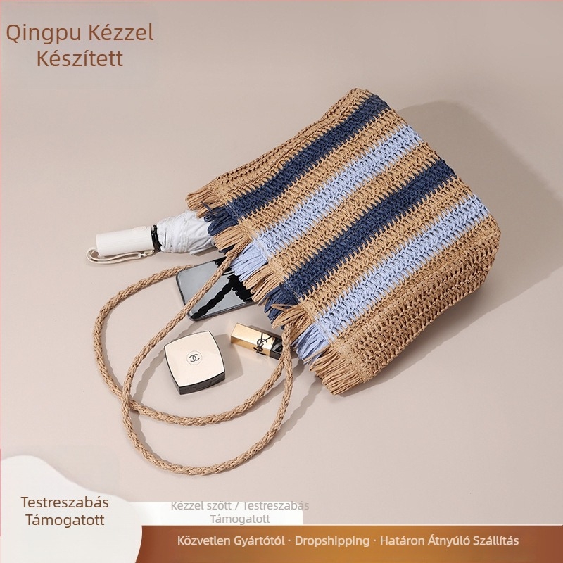 Papiroszból szőtt táska szabadidős utazásokhoz, függőleges négyzet alakú forma, cipzárral záródó, belső cipzáras zseb