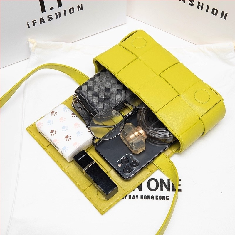 Női valódi bőrből készült mini négyzet alakú táska, vállon vagy crossbody, 2026-os új modell, kötött dizájn, ősz-tél