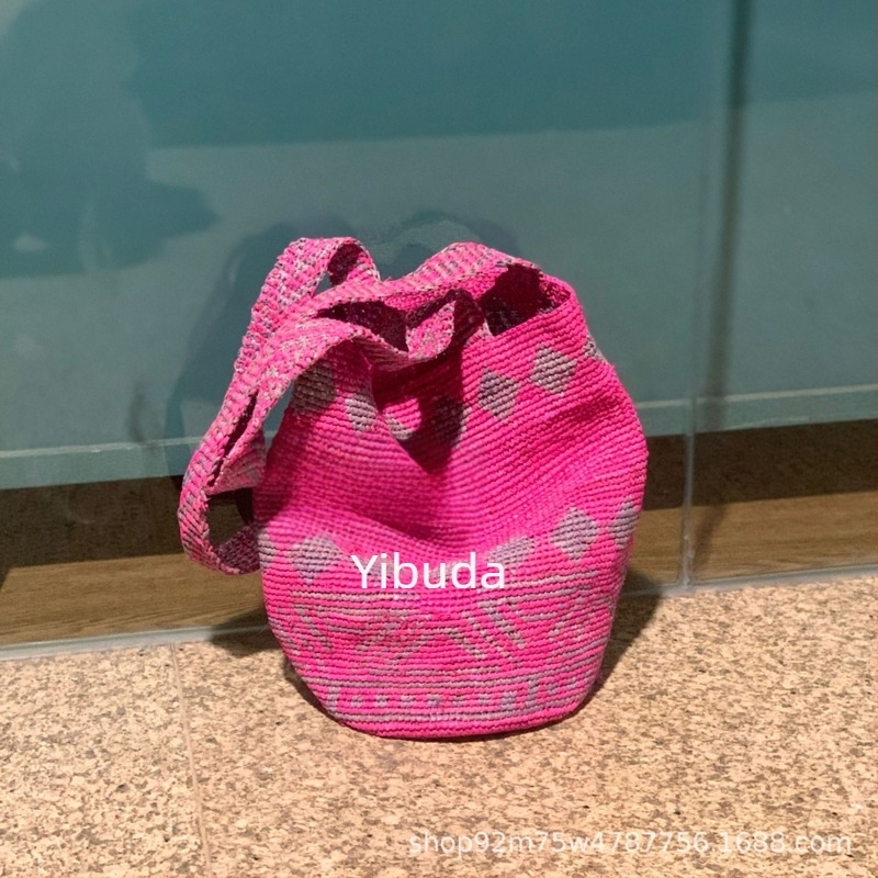 Ibda Raffia vödröstáska, nyitott felső, raffia bélés