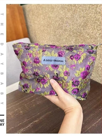 Virágmintás kozmetikai táska jacquard anyagból, nylon bélés, könnyű, tavasz 2025