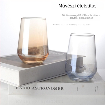 Otthoni használatra szánt üveg szájöblítő pohár, modern minimalista stílus, kör alakú, közvetlen ivófedéllel, egyrétegű konstrukció