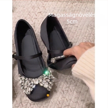 Női Mary Jane cipők 5 cm-es belső magasságnöveléssel, masnis dísz és strasszok, kerek orr