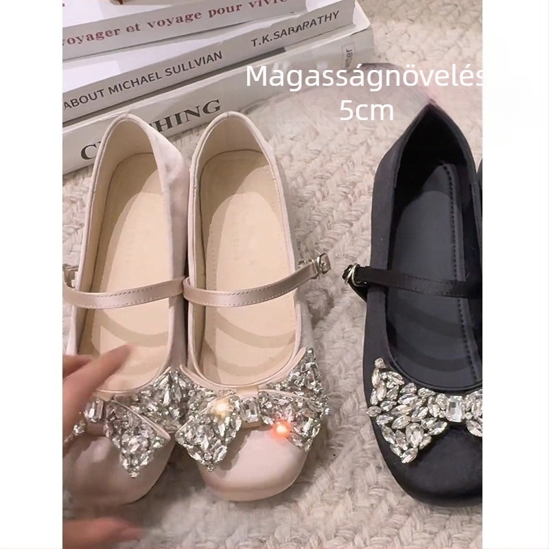 Női Mary Jane cipők 5 cm-es belső magasságnöveléssel, masnis dísz és strasszok, kerek orr