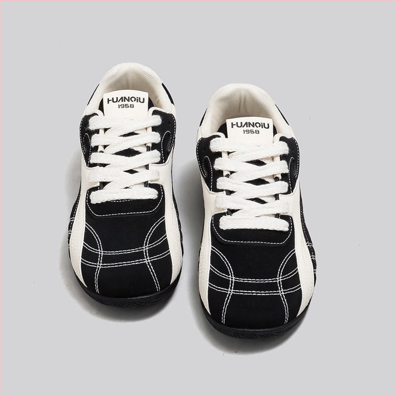 Férfiaknak készült sneaker vastag talppal, műbőr felsőrész, cipőfűzők, injektált PVC talp, téli 2025 kollekció