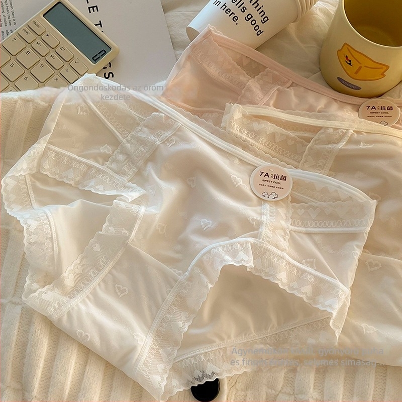 Női alsónemű Ice Silk, légáteresztő, fő anyag 80–90% nylon, intim részen 100% pamut, alacsony derék