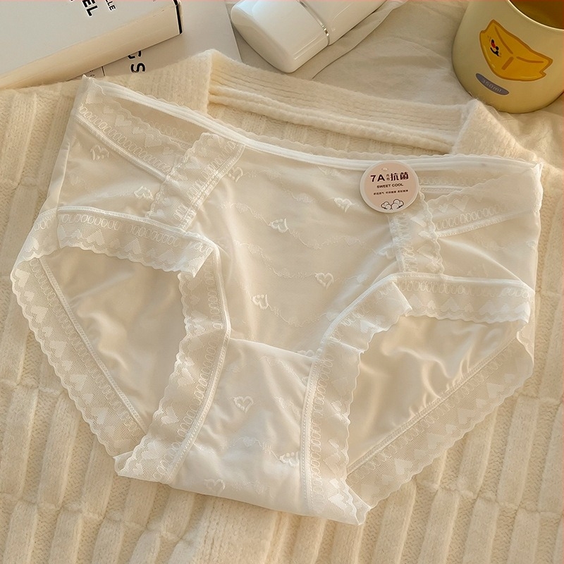 Női alsónemű Ice Silk, légáteresztő, fő anyag 80–90% nylon, intim részen 100% pamut, alacsony derék