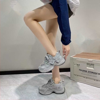 Női chunky sneakers vastag talppal, microfibás felsőrész, EVA talp, fűzőkkel záródó, alacsony sarkú 1–3 cm