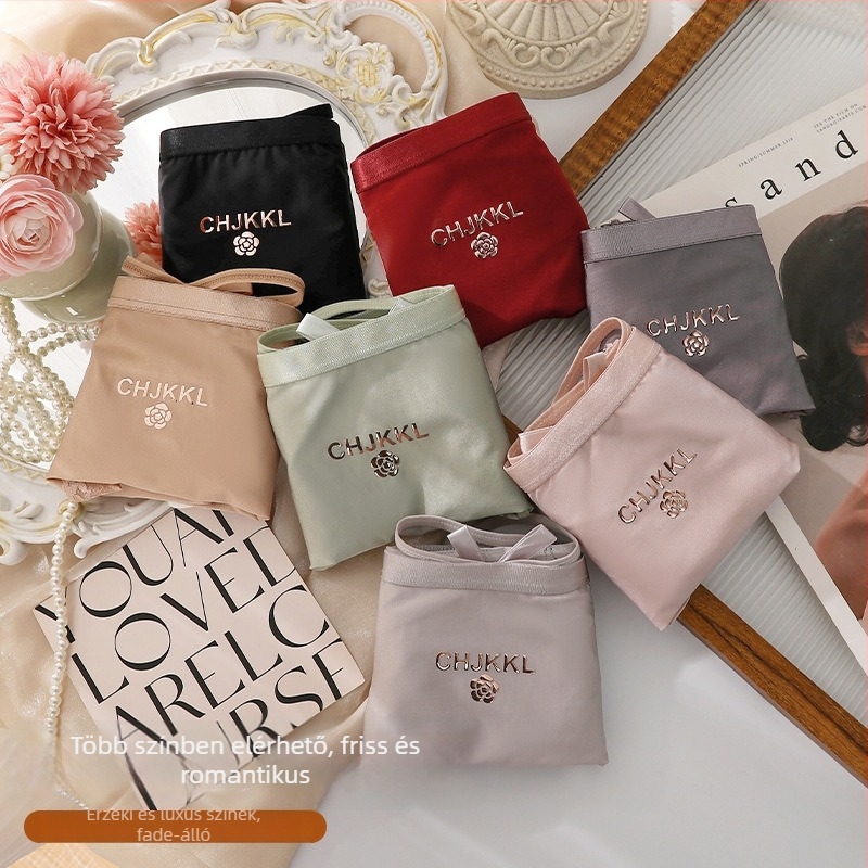 Női alsónemű nylon anyagból, pamut betéttel, középső derékvonal, légáteresztő, gyorsan száradó