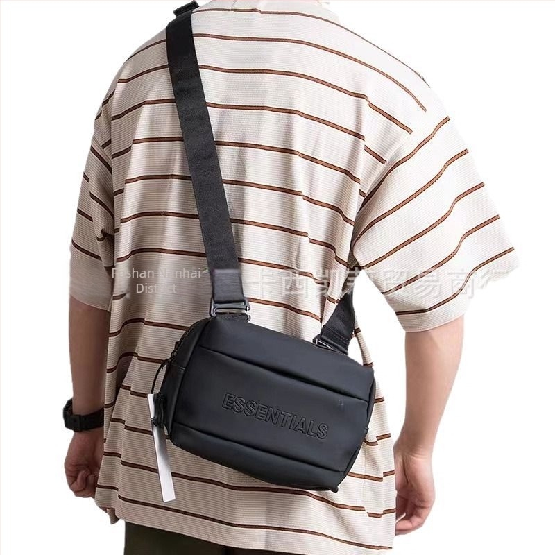 Férfi PU anyagú crossbody táska, street-trend stílus, vízálló és ultra könnyű, poliészter bélés.