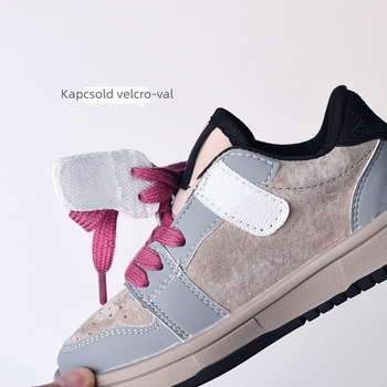 Gyerekeknek készült alacsony szárú, vastag talpú sportcipő Velcro-zárással, felső része super fiber anyagból, gumitalp, uniszex 4–16 éveseknek