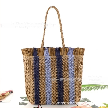 Papírzsinórból készült szalma válltáska — cipzárral, vízszintes négyzet alakú forma, dupla vállpánt, bélés poliészter-pamut