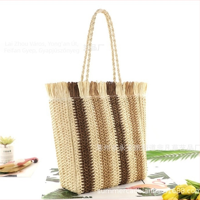 Papírzsinórból készült szalma válltáska — cipzárral, vízszintes négyzet alakú forma, dupla vállpánt, bélés poliészter-pamut