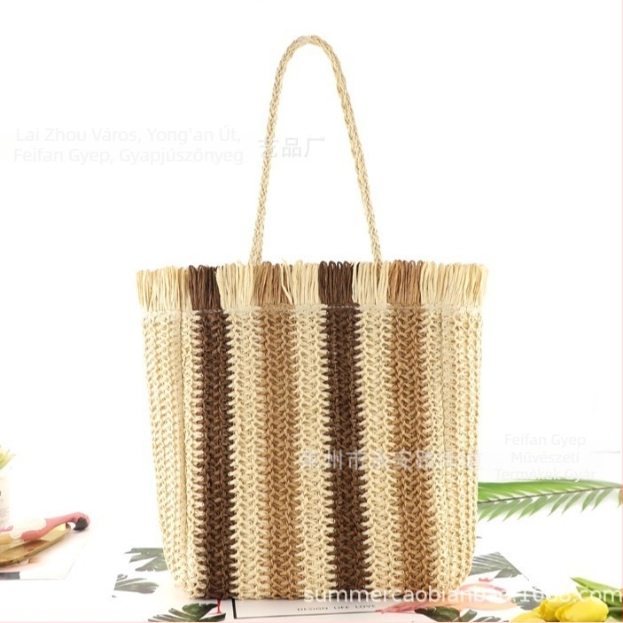 Papírzsinórból készült szalma válltáska — cipzárral, vízszintes négyzet alakú forma, dupla vállpánt, bélés poliészter-pamut
