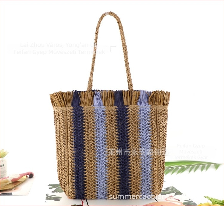 Papírzsinórból készült szalma válltáska — cipzárral, vízszintes négyzet alakú forma, dupla vállpánt, bélés poliészter-pamut