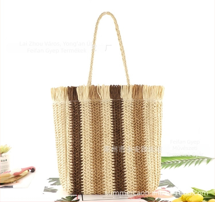 Papírzsinórból készült szalma válltáska — cipzárral, vízszintes négyzet alakú forma, dupla vállpánt, bélés poliészter-pamut