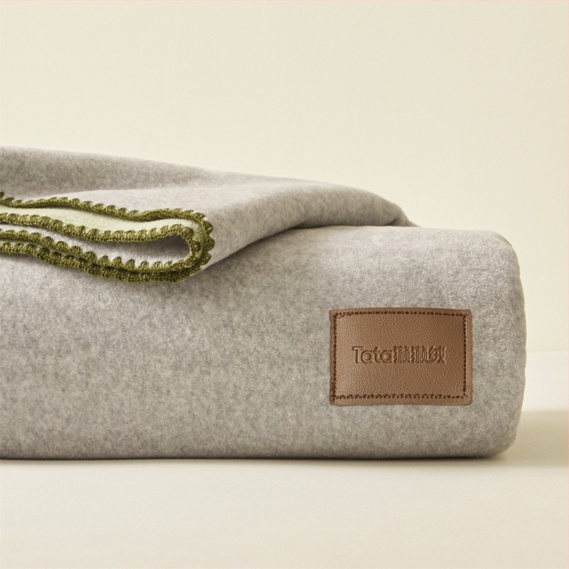 Többcélú dupla rétegű vastag pléd szintetikus rostokból — Source Weave Taste; 300 g alatt