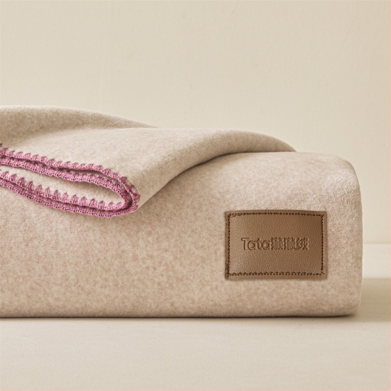 Többcélú dupla rétegű vastag pléd szintetikus rostokból — Source Weave Taste; 300 g alatt