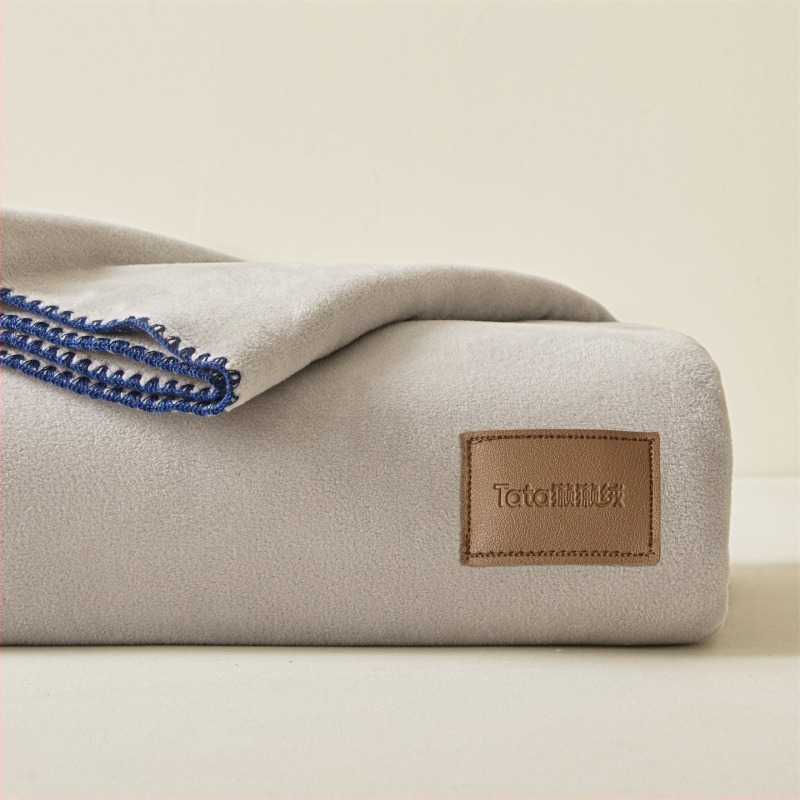 Többcélú dupla rétegű vastag pléd szintetikus rostokból — Source Weave Taste; 300 g alatt