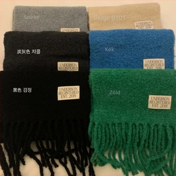 Gyapjú bojtos sál - 71–80% gyapjú, warp-feldolgozás, téli 2024 kollekció, sokoldalú, elegáns, minimalist