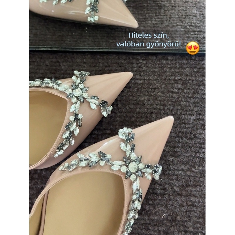 Női magassarkú cipő, hegyes orrú, 6–8 cm magas sarkú, vékony sarok, alacsony boka