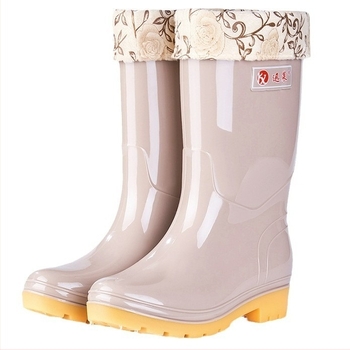 Női esőcsizmák középmagas szárú, csúszásmentes, vízálló PVC felsőrésszel, négy évszakos viselet