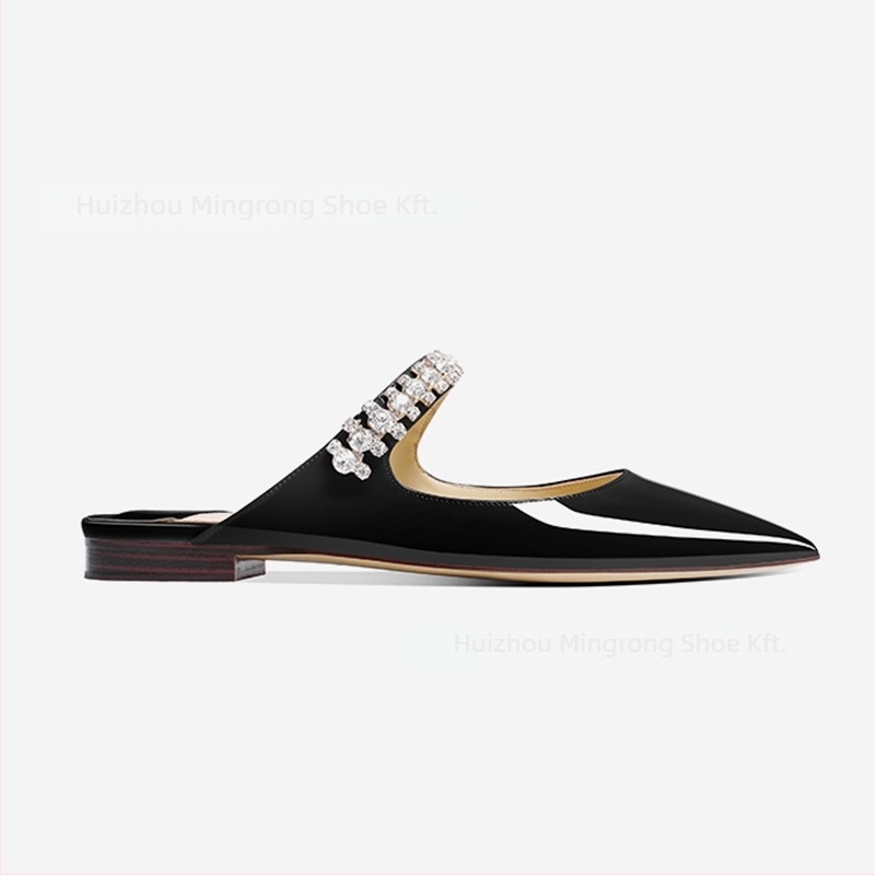 Női kristályos mulesz papucs, felsőrész valódi bőrből, talp gumi, lapos sarok, slip-on, talpvastagság 0–3 cm