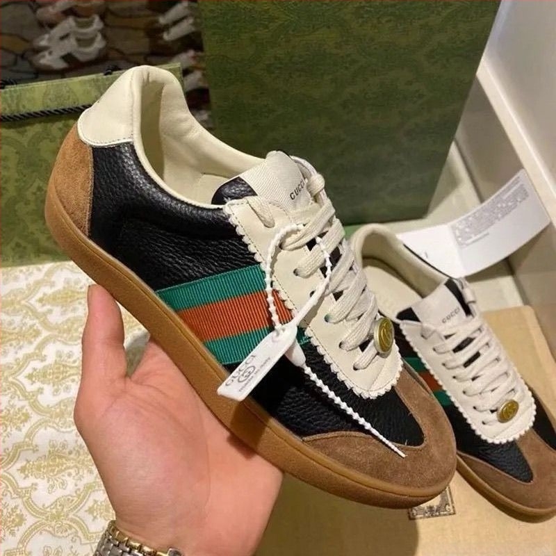 Férfi mindennapi sneakers: felső része bőrből, gumi talp, fűzővel záródó, csúszásmentes