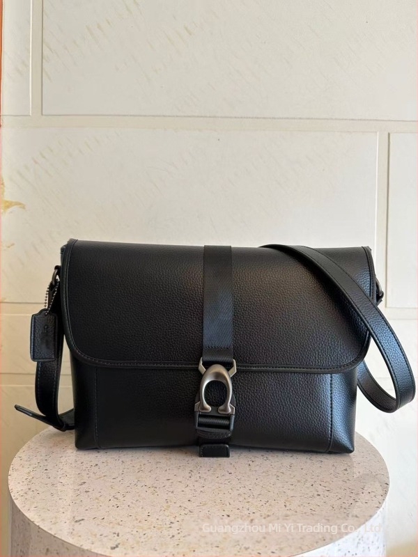 Férfi crossbody táska - városi minimalist stílus, valódi bőr, vízálló és lopás elleni védelem, nagy kapacitás
