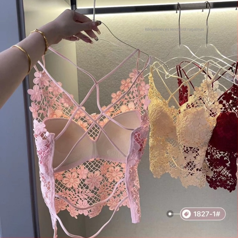 Csipkés váll nélküli melltartó, poliészter, 3/4-es kosár, kupa forma: felül vékony / alul vastag