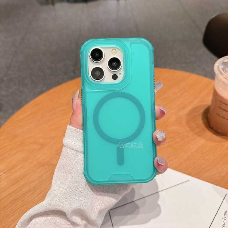 Bőrérzetű mágneses matt tok iPhone‑hoz — ütésálló védőtok